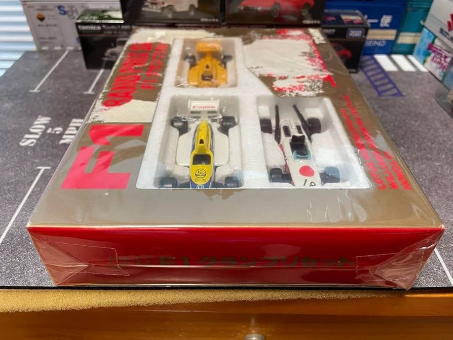 Amazon.co.jp: Tomica Gift F1 Grand Prix Set : Home & Kitchen